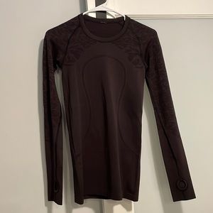Size 4 swiftly long sleeve